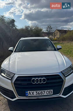 Внедорожник / Кроссовер Audi Q5 2018 в 