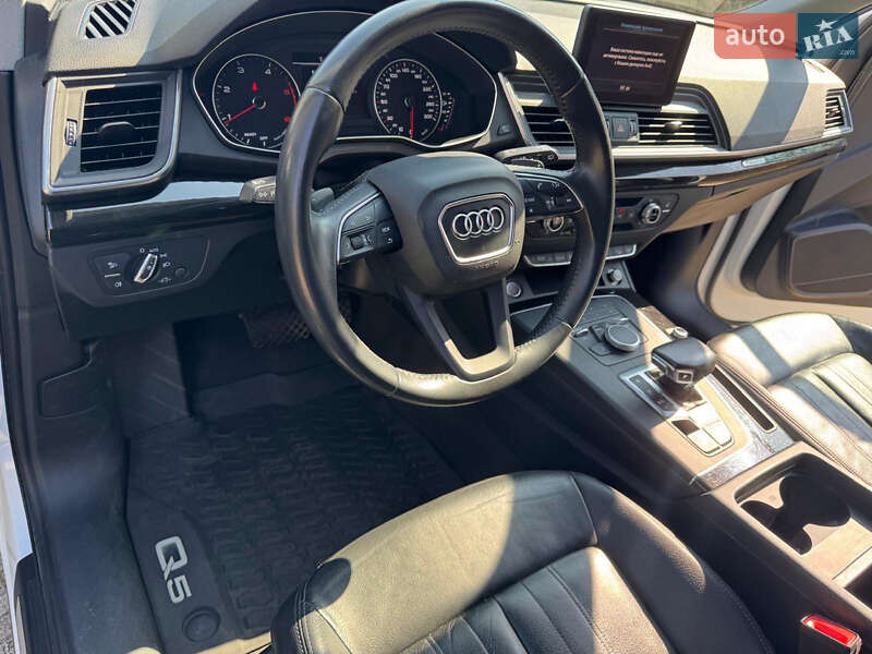 Внедорожник / Кроссовер Audi Q5 2018 в Харькове
