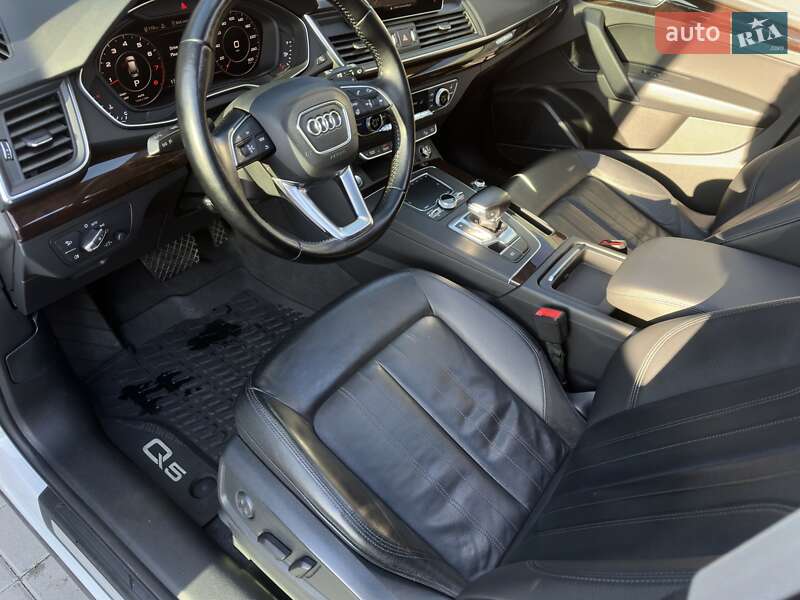 Внедорожник / Кроссовер Audi Q5 2018 в Мукачево