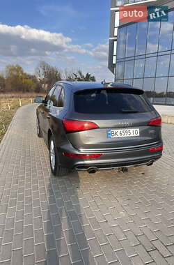 Позашляховик / Кросовер Audi Q5 2015 в Рівному