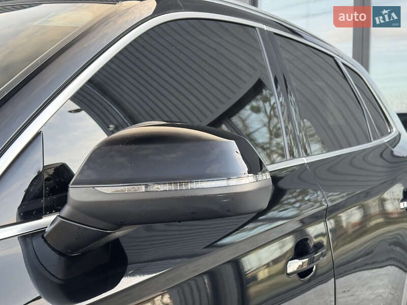 Позашляховик / Кросовер Audi Q5 2020 в Києві