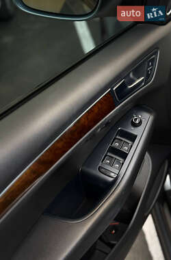Внедорожник / Кроссовер Audi Q5 2011 в 