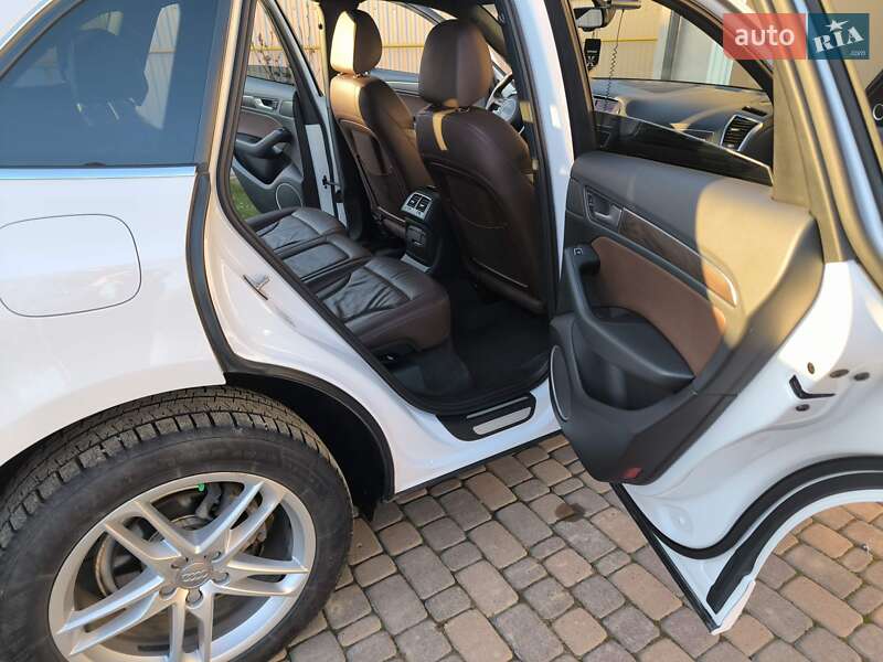 Позашляховик / Кросовер Audi Q5 2014 в Чернівцях