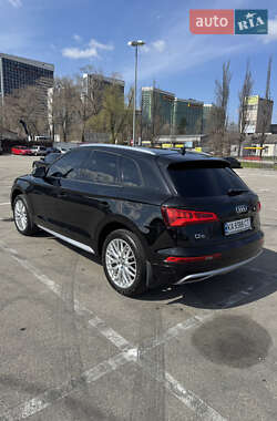 Внедорожник / Кроссовер Audi Q5 2017 в 