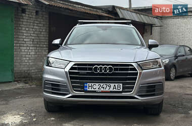 Внедорожник / Кроссовер Audi Q5 2017 в 