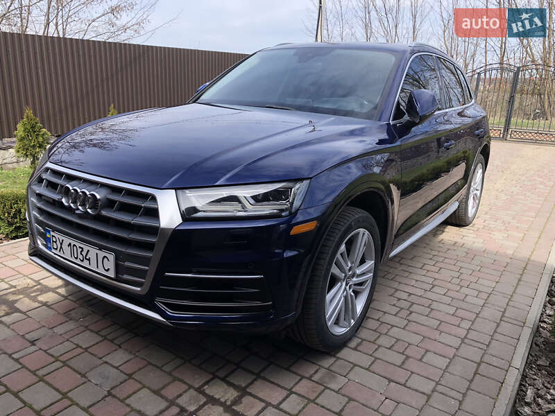 Внедорожник / Кроссовер Audi Q5 2017 в 