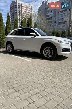 Внедорожник / Кроссовер Audi Q5 2017 в 