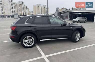 Внедорожник / Кроссовер Audi Q5 2024 в 