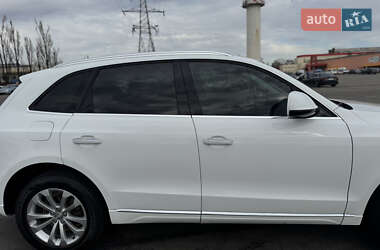 Позашляховик / Кросовер Audi Q5 2016 в 