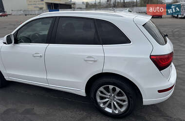 Позашляховик / Кросовер Audi Q5 2016 в 