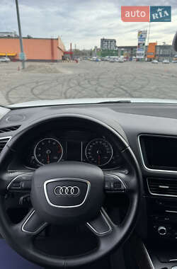 Позашляховик / Кросовер Audi Q5 2016 в 