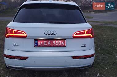 Внедорожник / Кроссовер Audi Q5 2017 в 