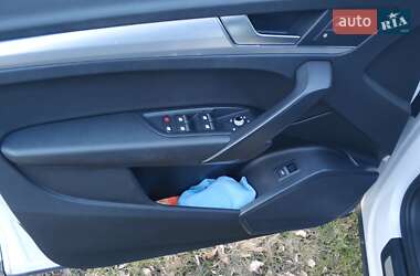 Внедорожник / Кроссовер Audi Q5 2017 в 