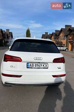Внедорожник / Кроссовер Audi Q5 2018 в 