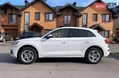 Внедорожник / Кроссовер Audi Q5 2018 в 