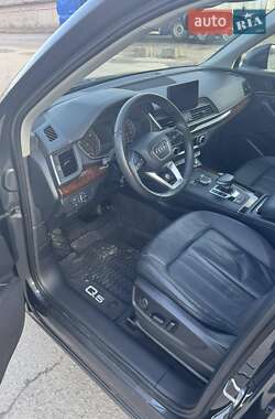 Внедорожник / Кроссовер Audi Q5 2017 в 