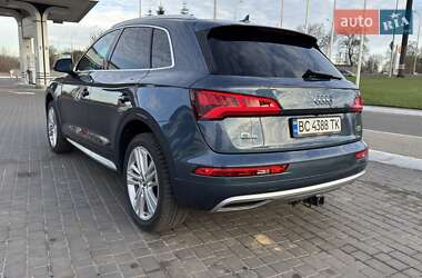 Внедорожник / Кроссовер Audi Q5 2018 в 