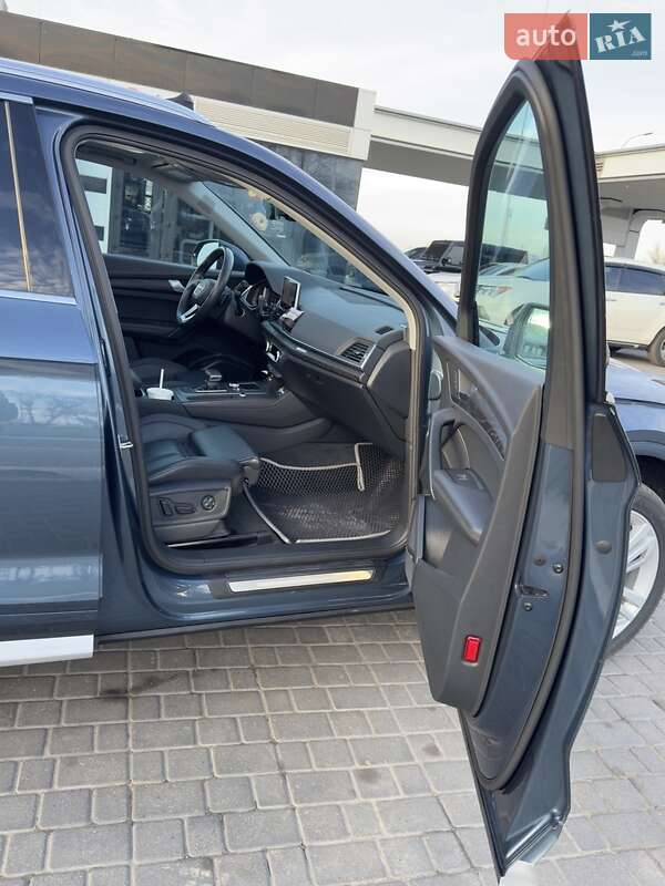 Внедорожник / Кроссовер Audi Q5 2018 в Одессе