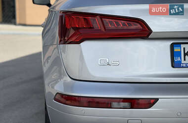 Внедорожник / Кроссовер Audi Q5 2018 в 