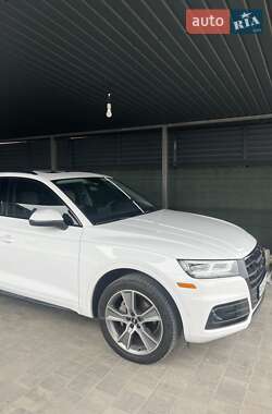 Внедорожник / Кроссовер Audi Q5 2018 в 