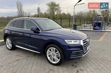 Внедорожник / Кроссовер Audi Q5 2018 в 
