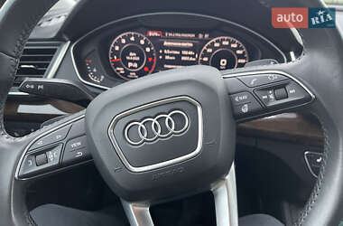 Внедорожник / Кроссовер Audi Q5 2018 в 
