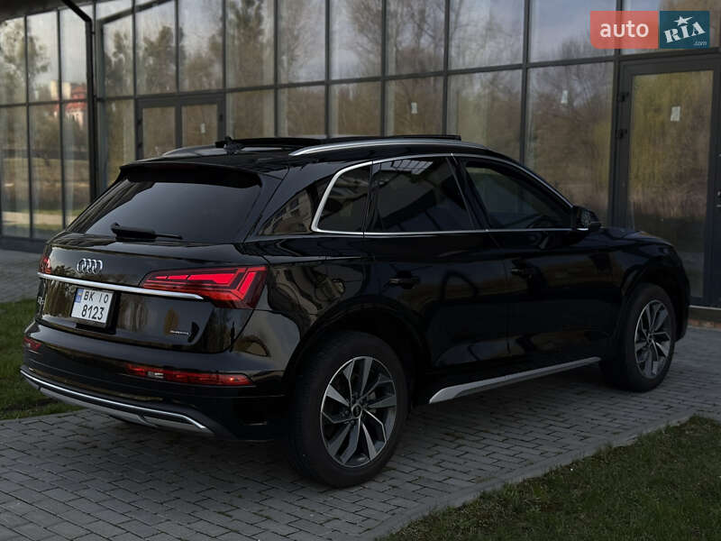 Позашляховик / Кросовер Audi Q5 2021 в Рівному