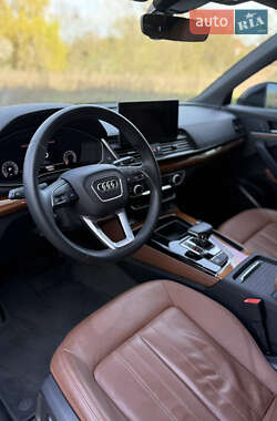 Внедорожник / Кроссовер Audi Q5 2021 в 