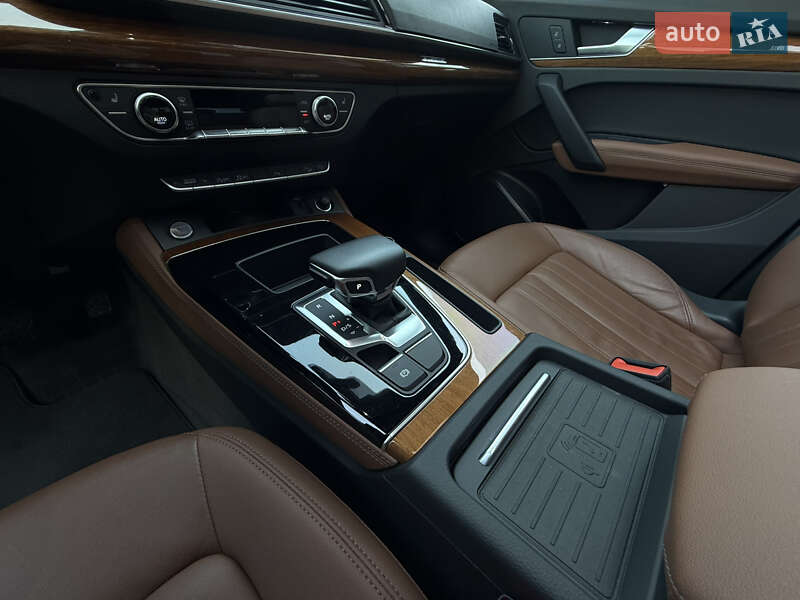 Позашляховик / Кросовер Audi Q5 2021 в Рівному