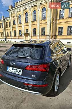 Позашляховик / Кросовер Audi Q5 2018 в 