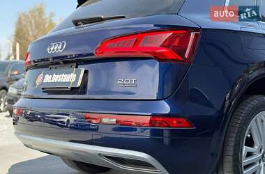 Внедорожник / Кроссовер Audi Q5 2018 в 