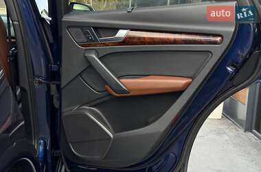 Внедорожник / Кроссовер Audi Q5 2018 в 