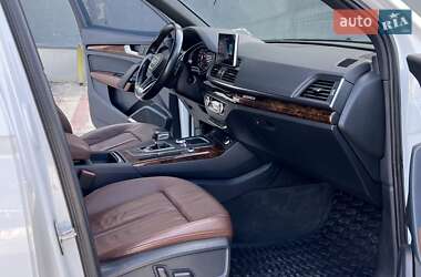 Внедорожник / Кроссовер Audi Q5 2017 в 