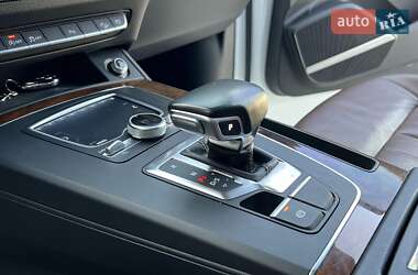 Внедорожник / Кроссовер Audi Q5 2017 в 