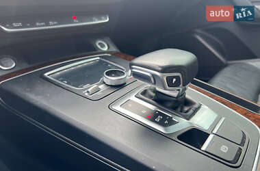 Внедорожник / Кроссовер Audi Q5 2018 в 