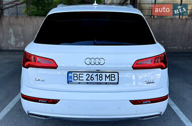 Внедорожник / Кроссовер Audi Q5 2018 в 