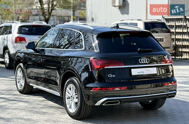 Внедорожник / Кроссовер Audi Q5 2022 в 