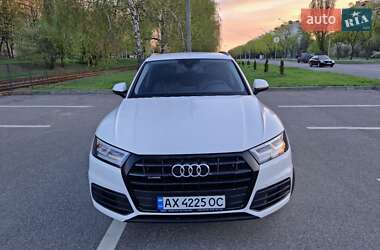 Внедорожник / Кроссовер Audi Q5 2018 в 