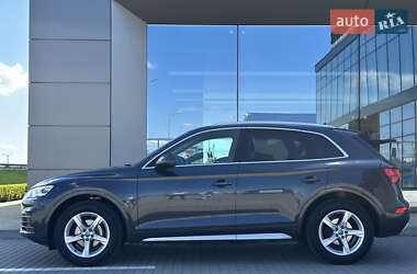 Внедорожник / Кроссовер Audi Q5 2020 в 