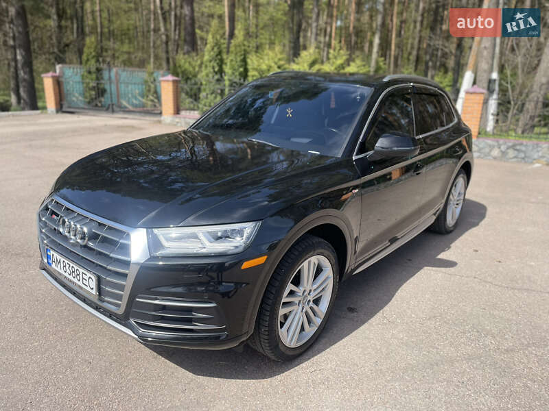 Внедорожник / Кроссовер Audi Q5 2018 в 