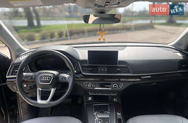 Внедорожник / Кроссовер Audi Q5 2018 в 