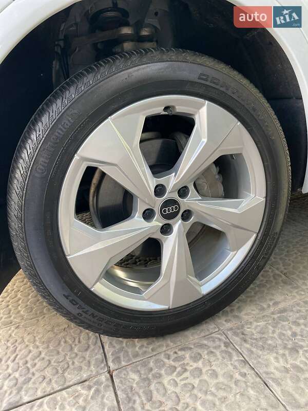 Внедорожник / Кроссовер Audi Q5 2023 в Харькове