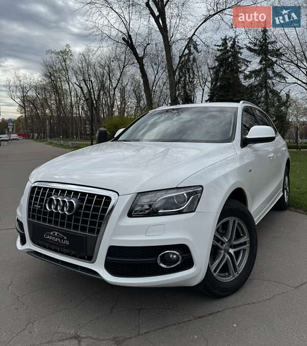 Внедорожник / Кроссовер Audi Q5 2010 в 