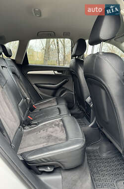 Внедорожник / Кроссовер Audi Q5 2010 в 