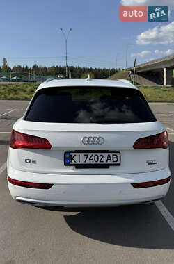 Внедорожник / Кроссовер Audi Q5 2017 в 
