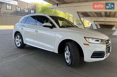 Внедорожник / Кроссовер Audi Q5 2017 в 