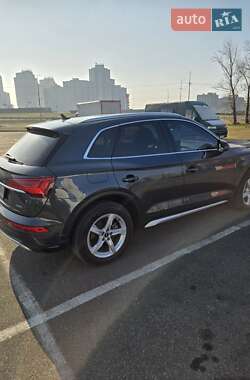 Внедорожник / Кроссовер Audi Q5 2021 в 