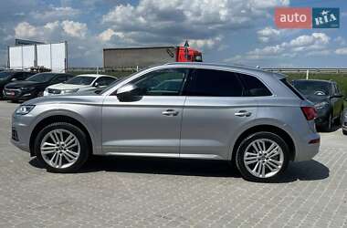 Внедорожник / Кроссовер Audi Q5 2017 в 