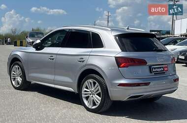 Внедорожник / Кроссовер Audi Q5 2017 в 