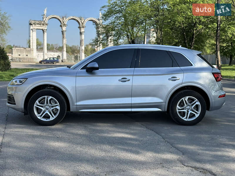 Внедорожник / Кроссовер Audi Q5 2018 в Каменском